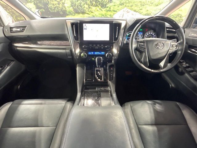 TOYOTA ALPHARD hybrid 4WD 2022