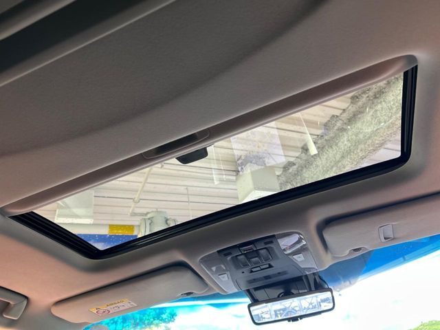 TOYOTA ALPHARD hybrid 4WD 2022