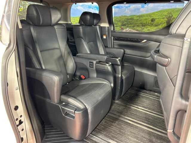 TOYOTA ALPHARD hybrid 4WD 2022