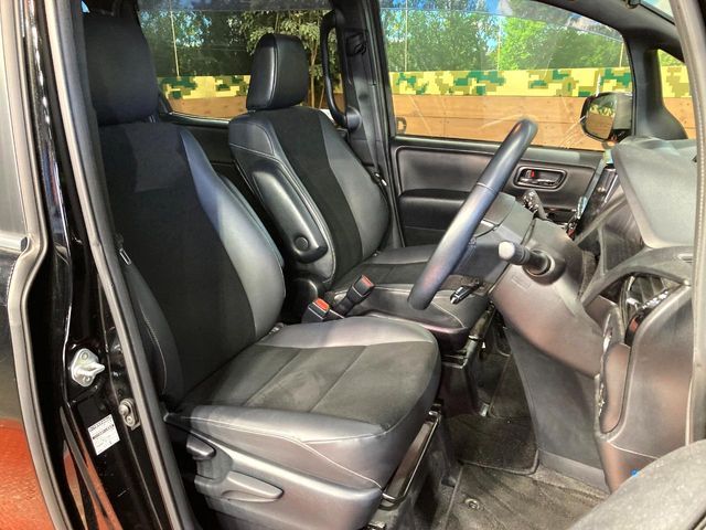 TOYOTA NOAH HYBRID 2019