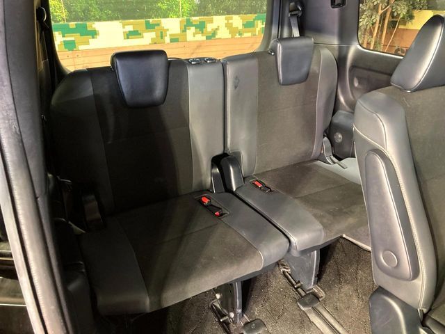 TOYOTA NOAH HYBRID 2019