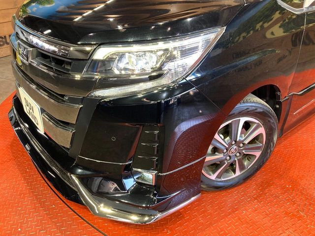 TOYOTA NOAH HYBRID 2019