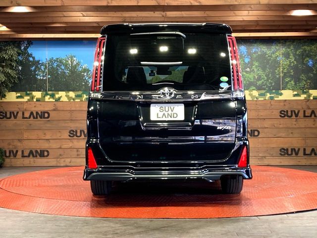TOYOTA NOAH HYBRID 2019