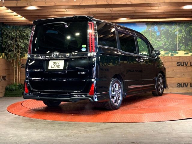 TOYOTA NOAH HYBRID 2019