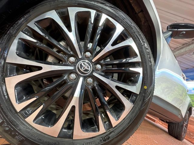 TOYOTA YARIS CROSS 2025