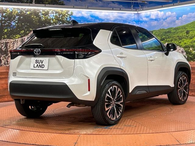 TOYOTA YARIS CROSS 2025