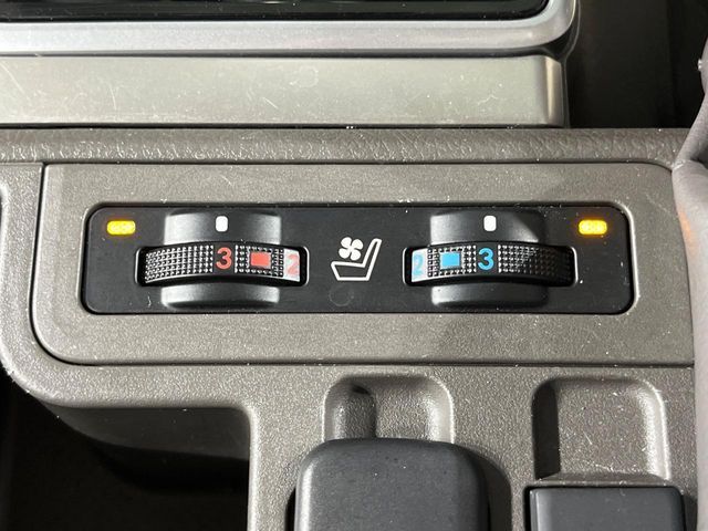 TOYOTA LANDCRUISER PRADO 2023