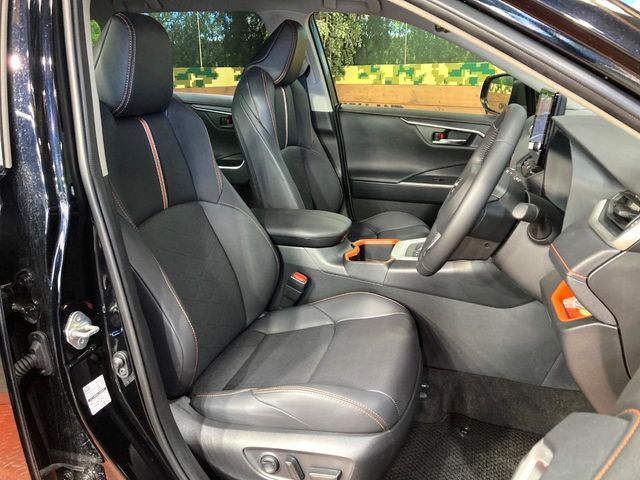 TOYOTA RAV4 4WD 2025