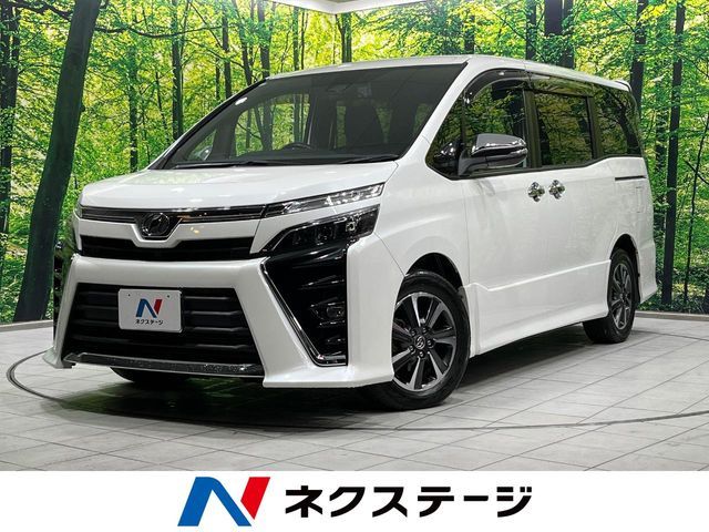 TOYOTA VOXY 2018