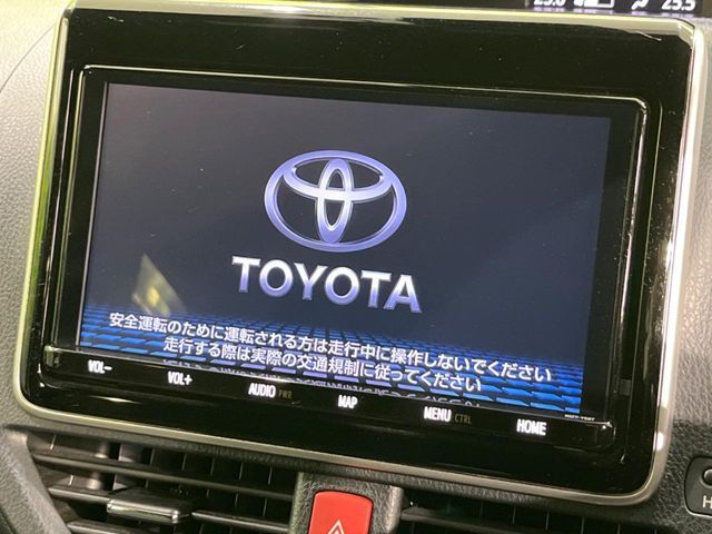 TOYOTA VOXY 2018