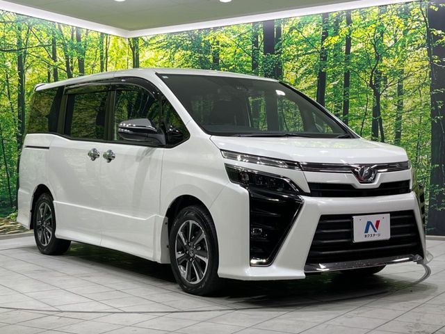 TOYOTA VOXY 2018