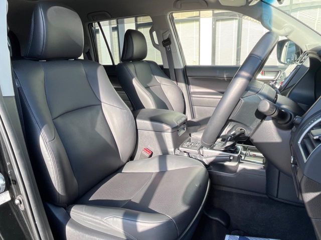 TOYOTA LANDCRUISER PRADO 2021