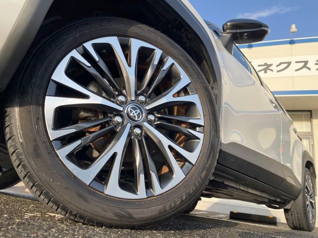 TOYOTA YARIS CROSS HYBRID 2023