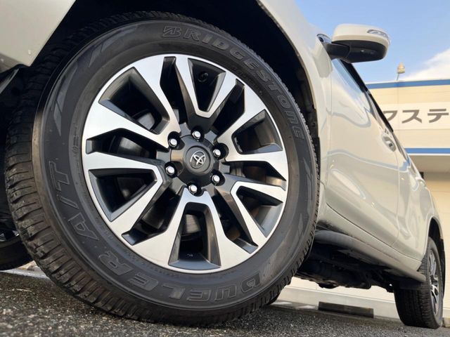 TOYOTA LANDCRUISER PRADO 2023