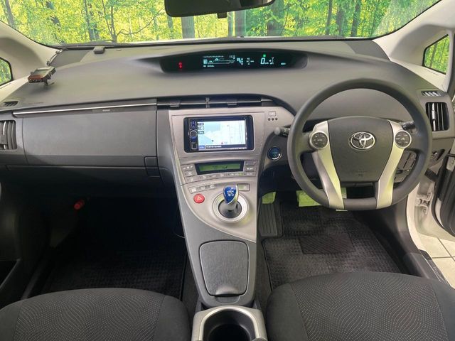 TOYOTA PRIUS 2014