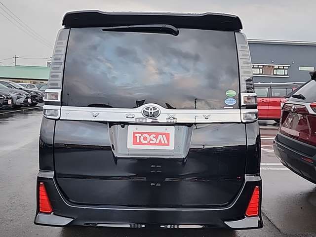 TOYOTA VOXY 4WD 2018