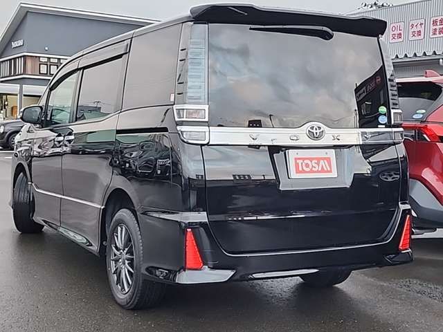 TOYOTA VOXY 4WD 2018