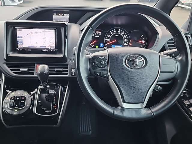 TOYOTA VOXY 4WD 2018