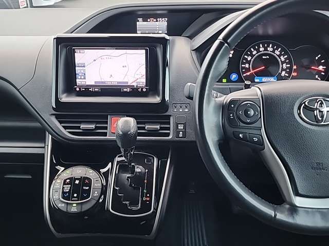 TOYOTA VOXY 4WD 2018