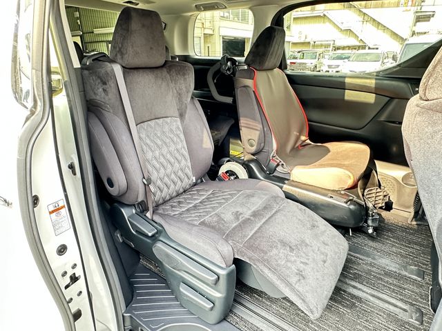 TOYOTA VELLFIRE 2018