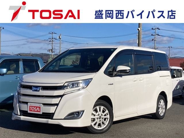 TOYOTA NOAH HYBRID 2017