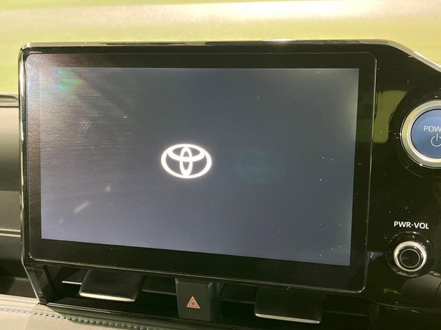 TOYOTA VOXY HYBRID 2023