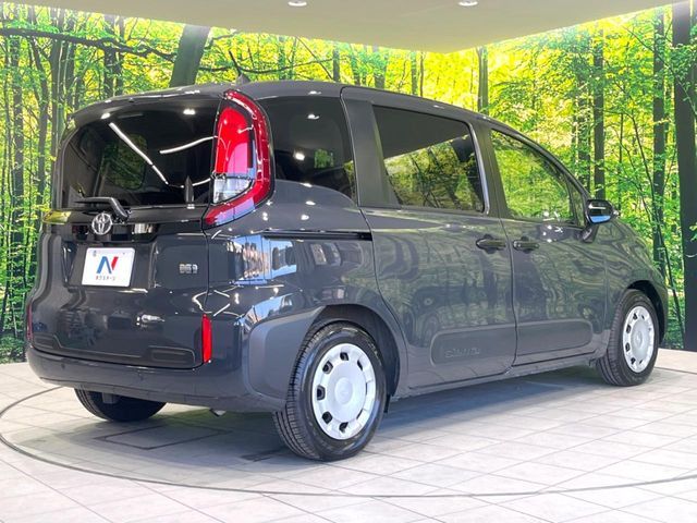 TOYOTA SIENTA HYBRID 2023