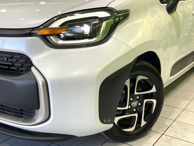 TOYOTA SIENTA HYBRID 2025