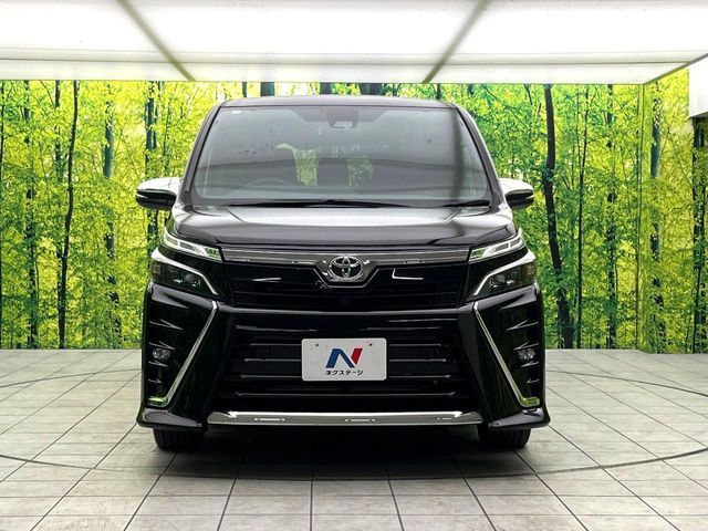 TOYOTA VOXY 2020
