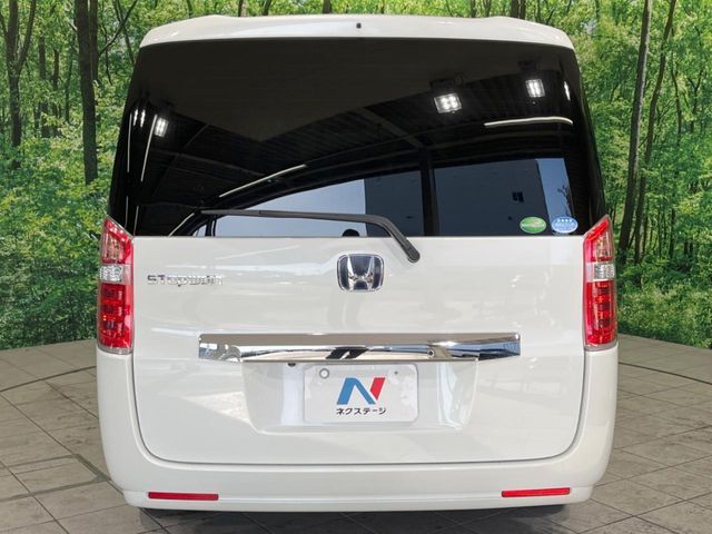 HONDA STEPWAGON 2013