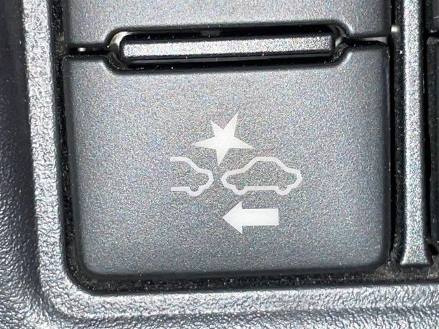 TOYOTA VOXY HYBRID 2021