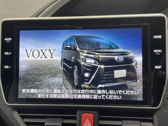 TOYOTA VOXY HYBRID 2021