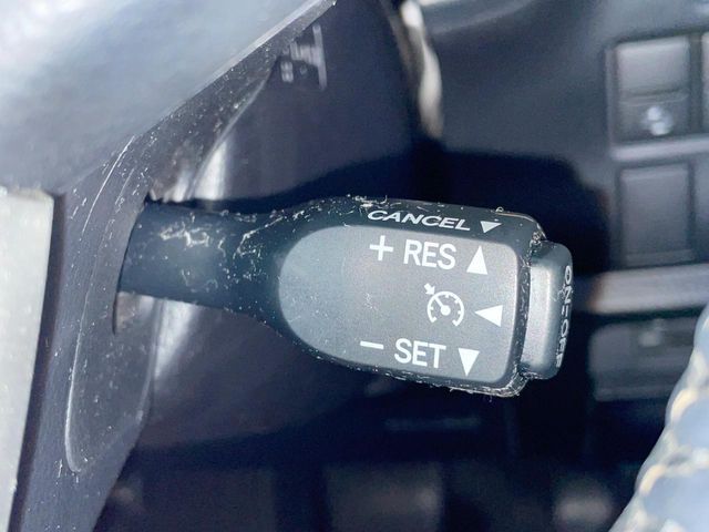 TOYOTA VOXY HYBRID 2021