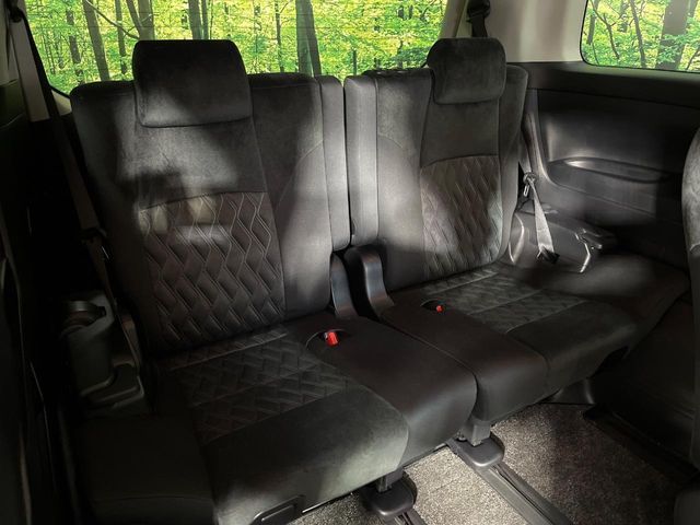 TOYOTA VELLFIRE 4WD 2018