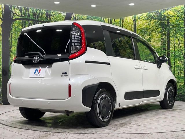 TOYOTA SIENTA HYBRID 2023