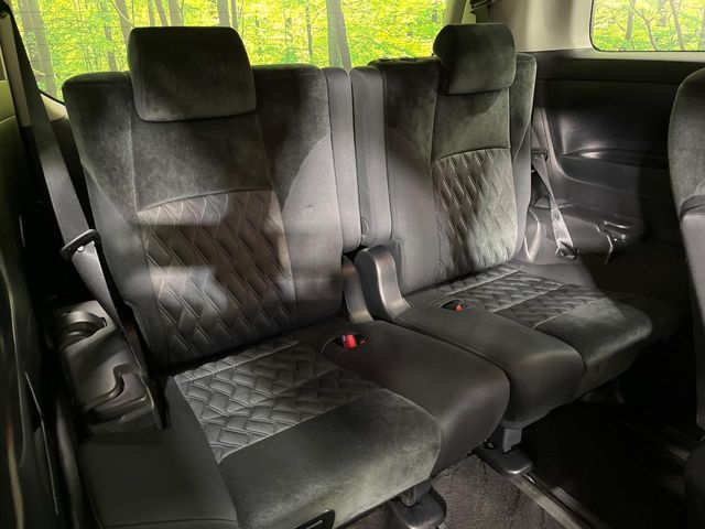 TOYOTA ALPHARD 4WD 2021