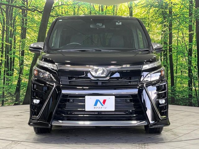 TOYOTA VOXY 4WD 2019