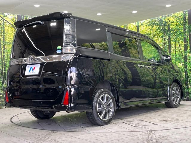 TOYOTA VOXY 4WD 2019