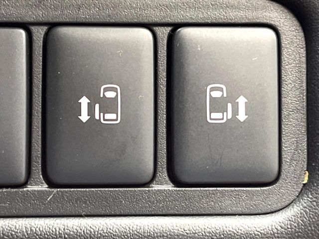 MITSUBISHI DELICA D:5 4WD 2022