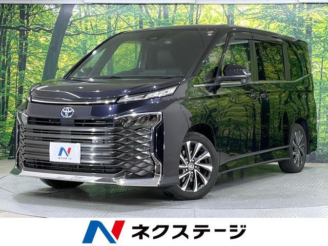 TOYOTA VOXY HYBRID 2023