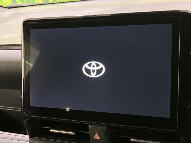 TOYOTA VOXY HYBRID 2023