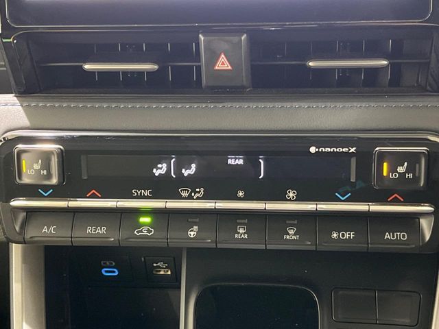 TOYOTA VOXY HYBRID 2023