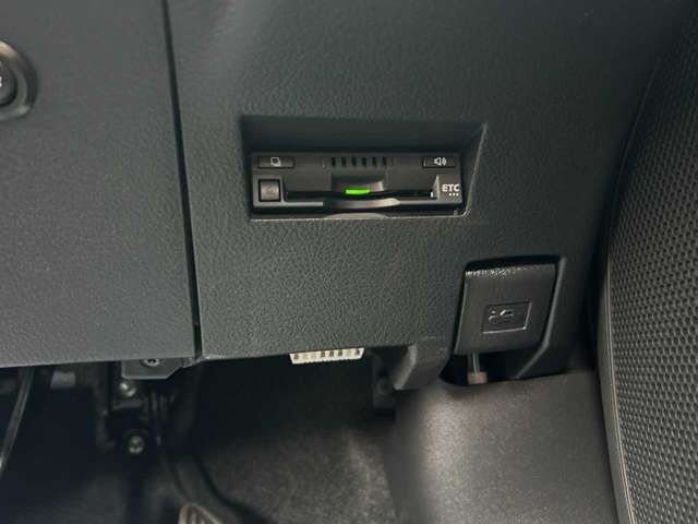 TOYOTA COROLLA FIELDER HYBRID 2017