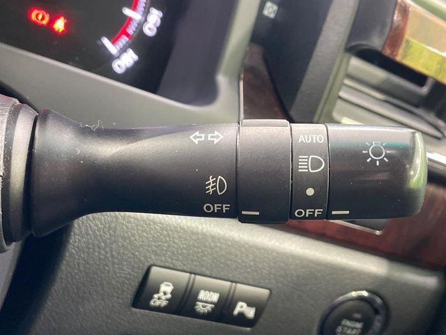 TOYOTA VELLFIRE 2012