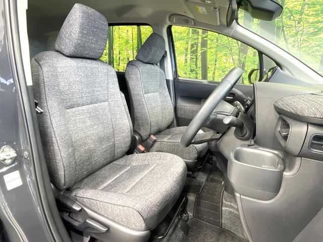 TOYOTA SIENTA HYBRID 2024