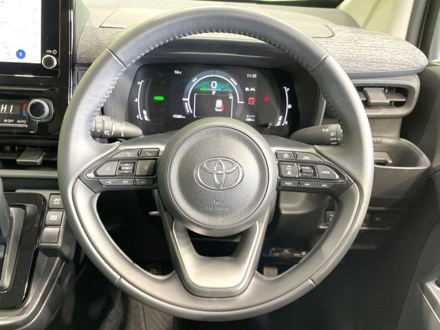 TOYOTA SIENTA HYBRID 2024