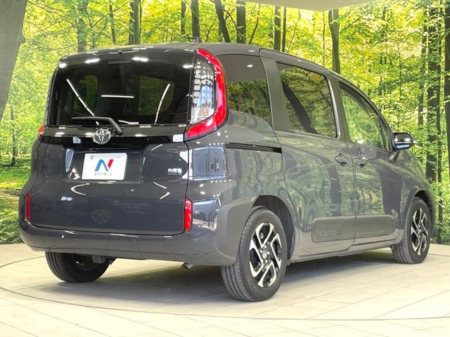 TOYOTA SIENTA HYBRID 2024