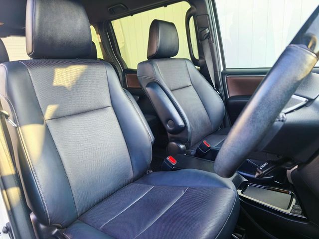 TOYOTA ESQUIRE HYBRID 2020