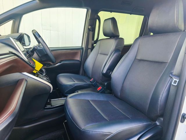 TOYOTA ESQUIRE HYBRID 2020