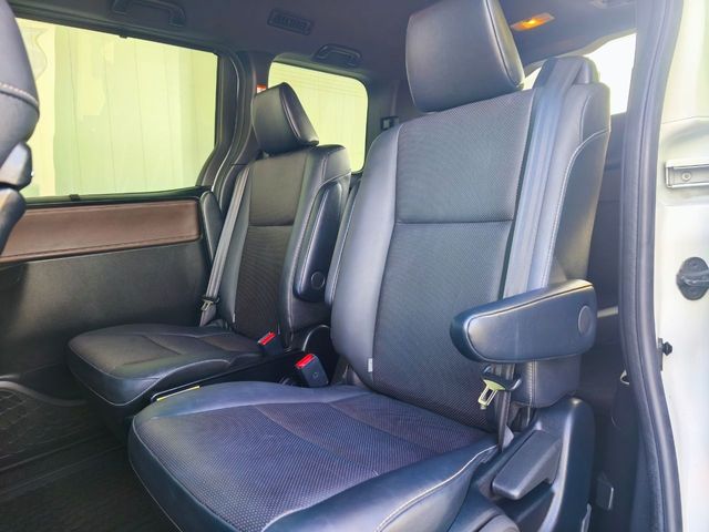 TOYOTA ESQUIRE HYBRID 2020